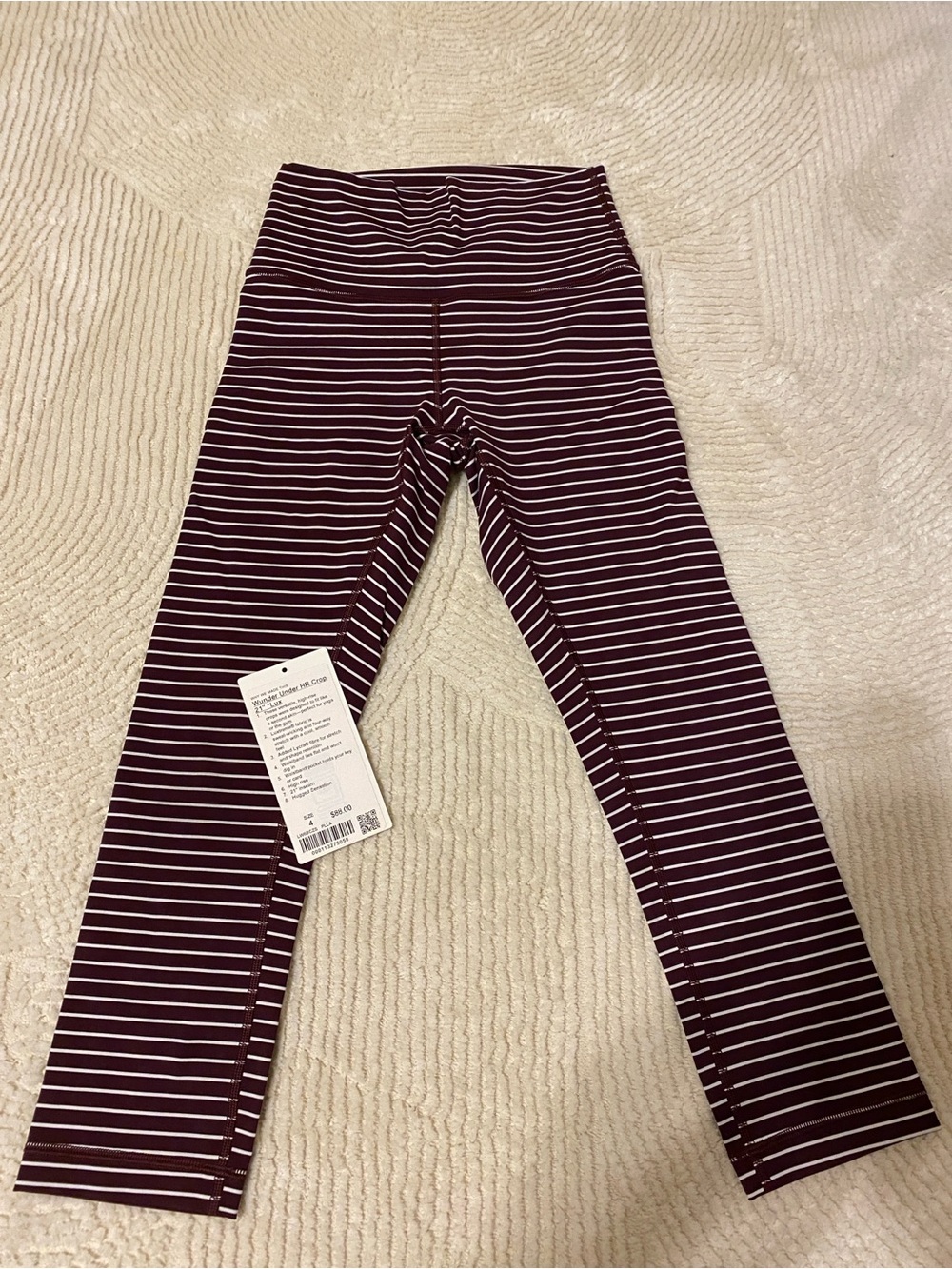 Lululemon Size 4 Adobe White Stripe Wunder Under 21" Crop in EUC